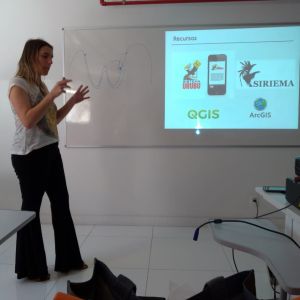 Representante da Concessionária Tamoios palestra sobre impactos ambientais de rodovias e programa ambientais em Centro Universitário